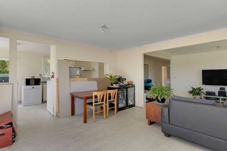 Photo of property in 24 Surprise Place, Cannons Creek, Porirua, 5024