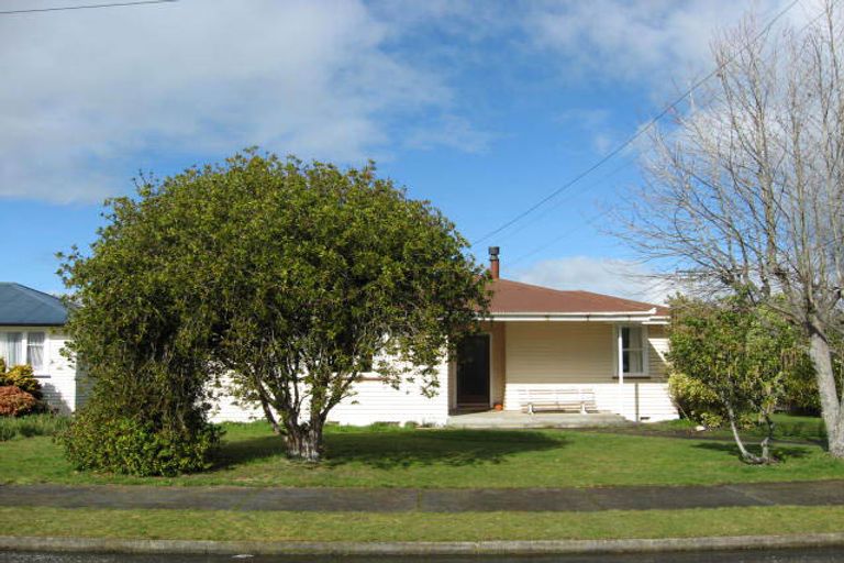 Photo of property in 2 Jellicoe Place, Solway, Masterton, 5810