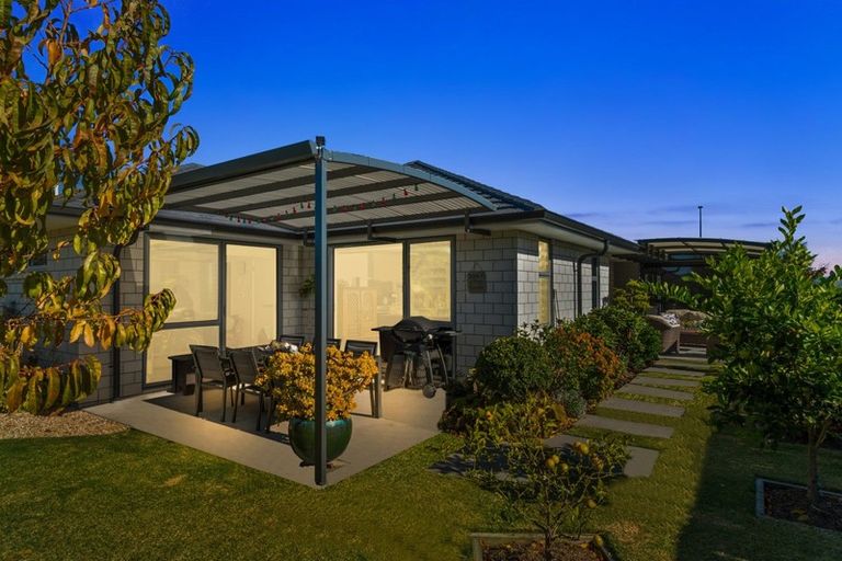 Photo of property in 40 Charlotte Drive, Omokoroa, 3114
