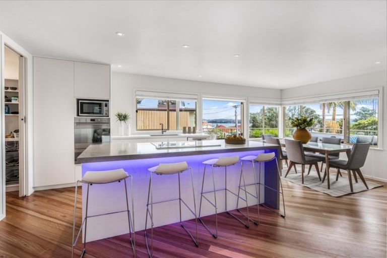 Photo of property in 77a Stanley Point Road, Stanley Point, Auckland, 0624