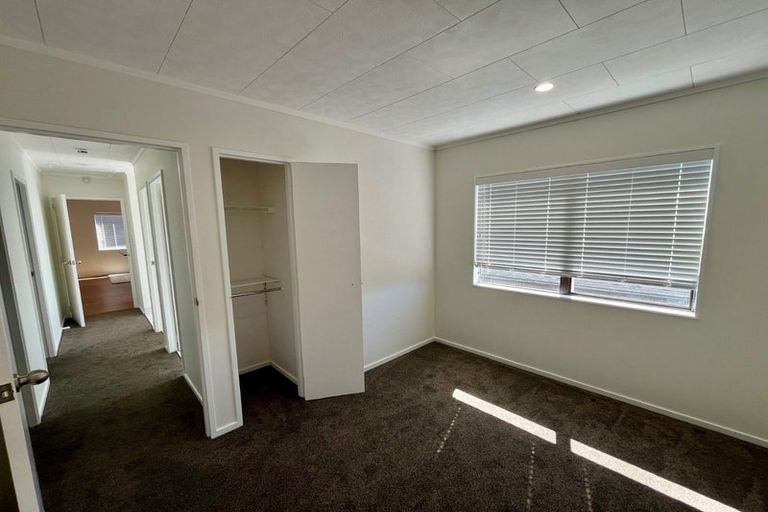 Photo of property in 14 Riserra Drive, Ranui, Auckland, 0612