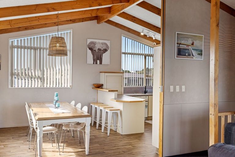 Photo of property in 11 Pohutukawa Drive, Opunake, 4616