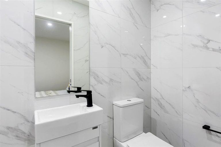 Photo of property in 6/5 Chevis Place, Pakuranga, Auckland, 2010