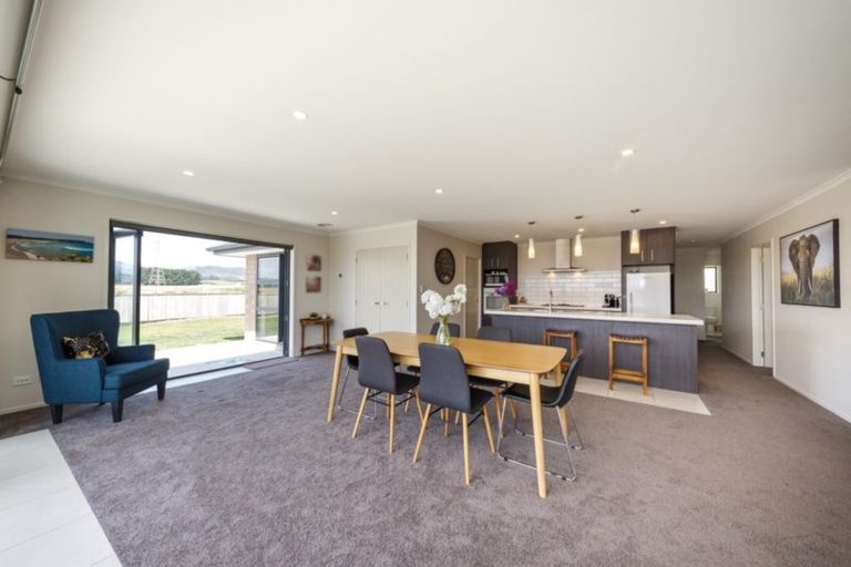 Photo of property in 32 Silicon Way, Fitzherbert, Palmerston North, 4410