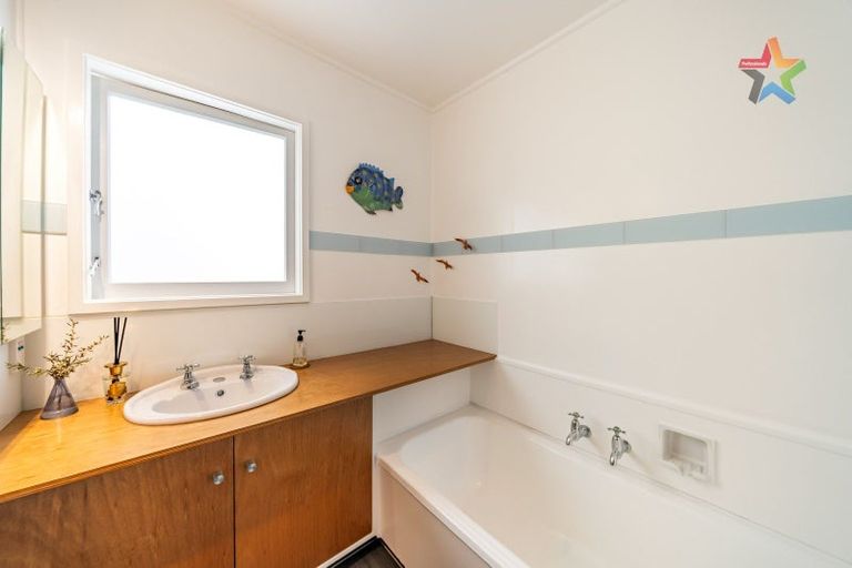 Photo of property in 15 Cleary Street, Waterloo, Lower Hutt, 5011