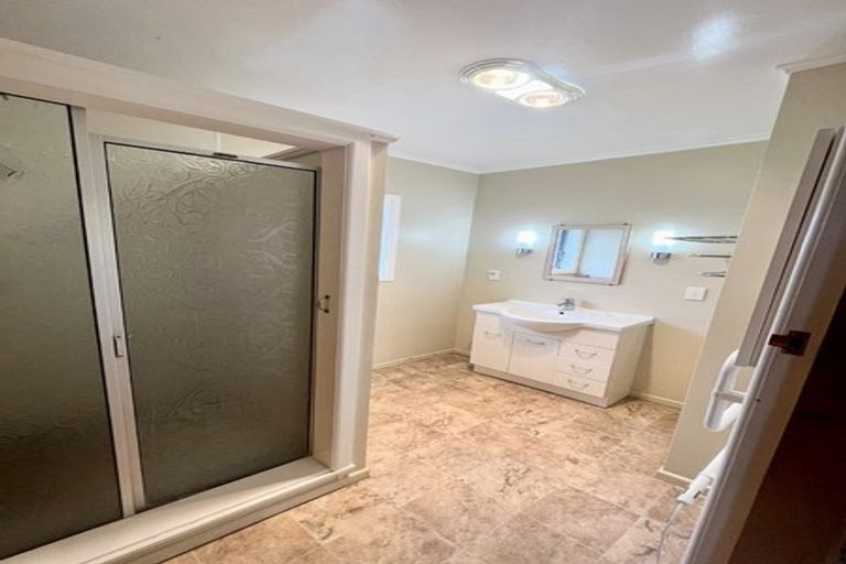 Photo of property in 1051 Heaphy Terrace, Fairfield, Hamilton, 3214