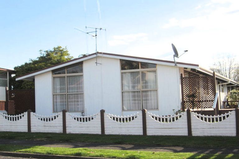 Photo of property in 8 Waikare Place, Welcome Bay, Tauranga, 3112