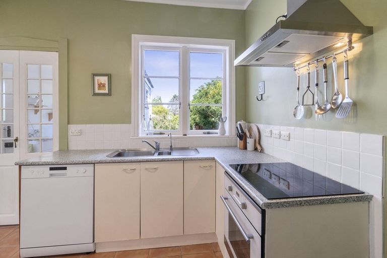 Photo of property in 25 Brandon Road, Glen Eden, Auckland, 0602