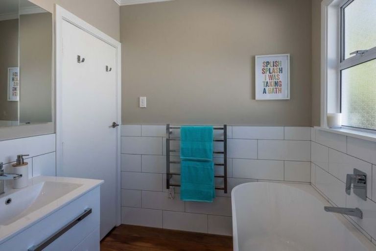 Photo of property in 38 Cockayne Road, Khandallah, Wellington, 6035