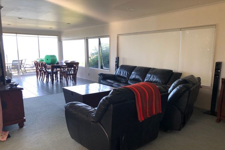 Photo of property in 4 Portal Place, Murrays Bay, Auckland, 0630
