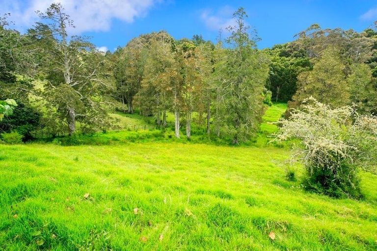 Photo of property in 56 Pinchgut Road, Kaukapakapa, 0873