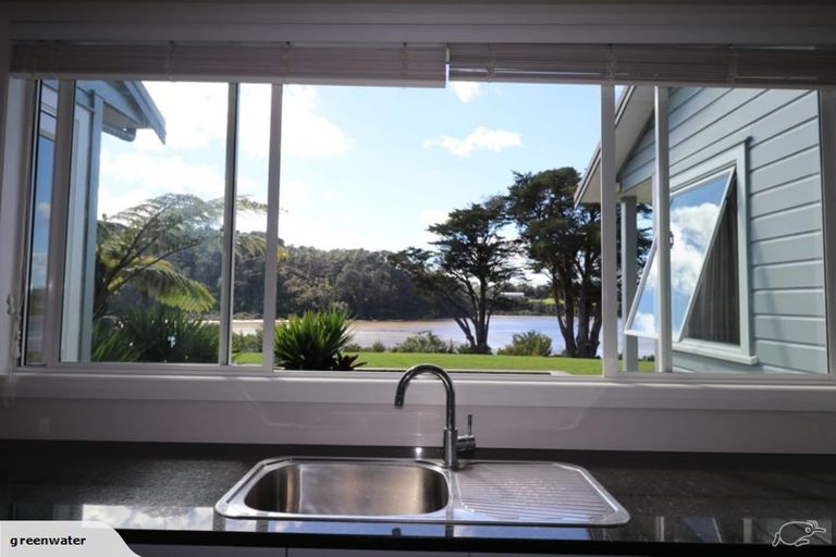 Photo of property in 107 Riverland Road, Kumeu, 0892