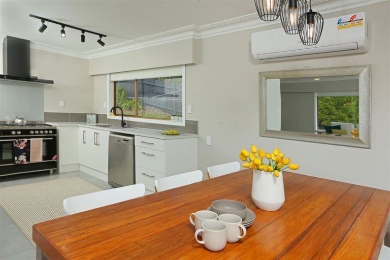 Photo of property in 46b Kamara Road, Glen Eden, Auckland, 0602