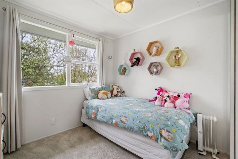 Photo of property in 2/276a Wairau Road, Glenfield, Auckland, 0627