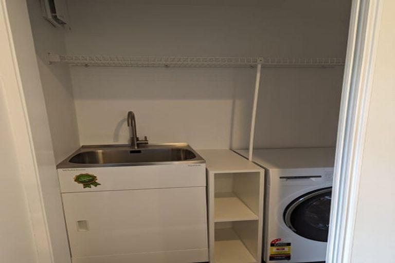 Photo of property in 73 Te Puketoka Lane, Mangere, Auckland, 2022