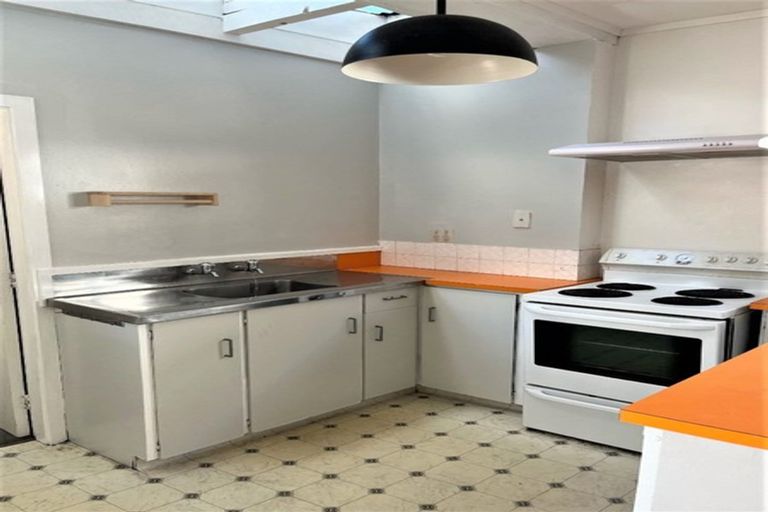 Photo of property in 53 Hawker Street, Mount Victoria, Wellington, 6011