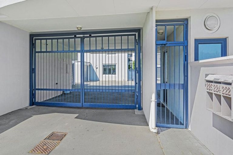 Photo of property in 222 Gloucester Street, Christchurch Central, Christchurch, 8011