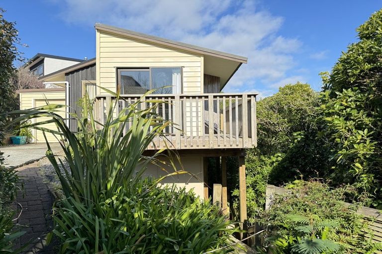 Photo of property in 12 Indira Place, Khandallah, Wellington, 6035