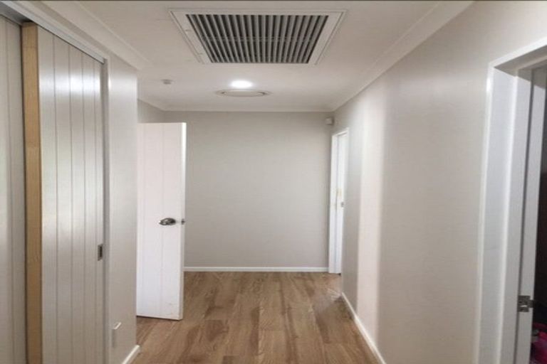 Photo of property in 34 Erne Crescent, East Tamaki, Auckland, 2016