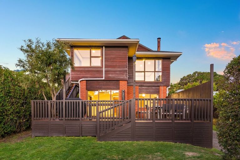 Photo of property in 8 Pukerua Beach Road, Pukerua Bay, 5026