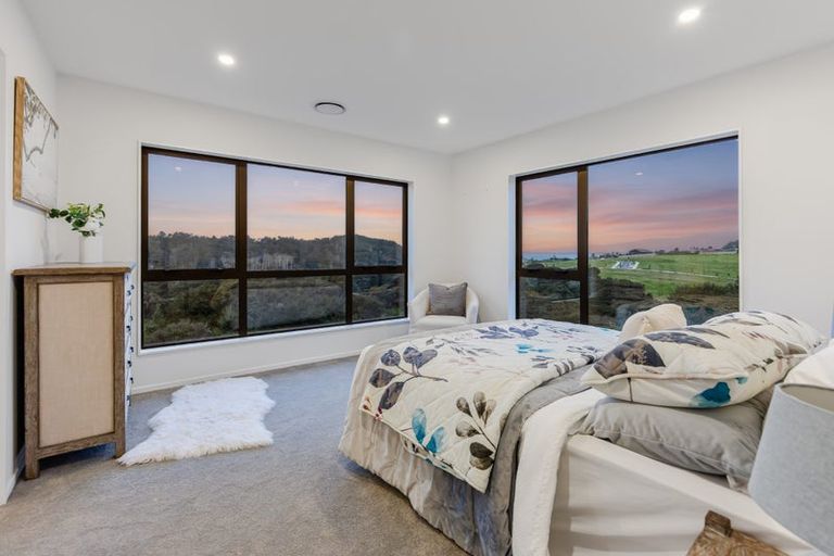 Photo of property in 14 Ringi Lane, Orewa, 0931