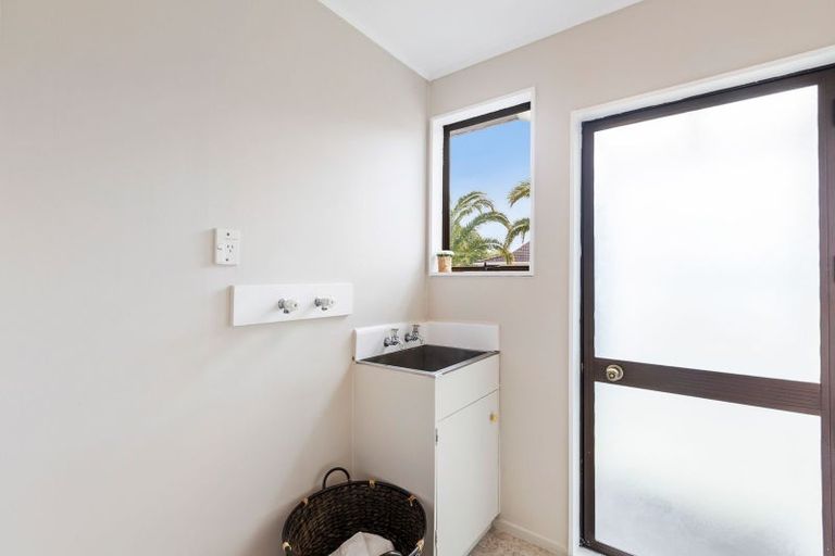 Photo of property in 2/26 Karepo Crescent, Ranui, Auckland, 0612