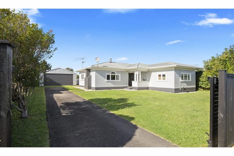 Photo of property in 21 France Street, Waiuku, 2123