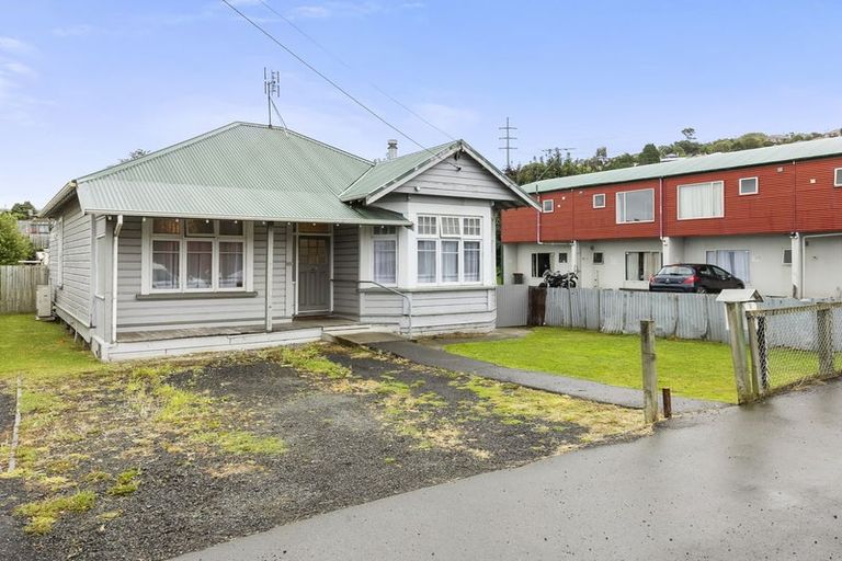 Photo of property in 69 Burns Street, South Dunedin, Dunedin, 9012