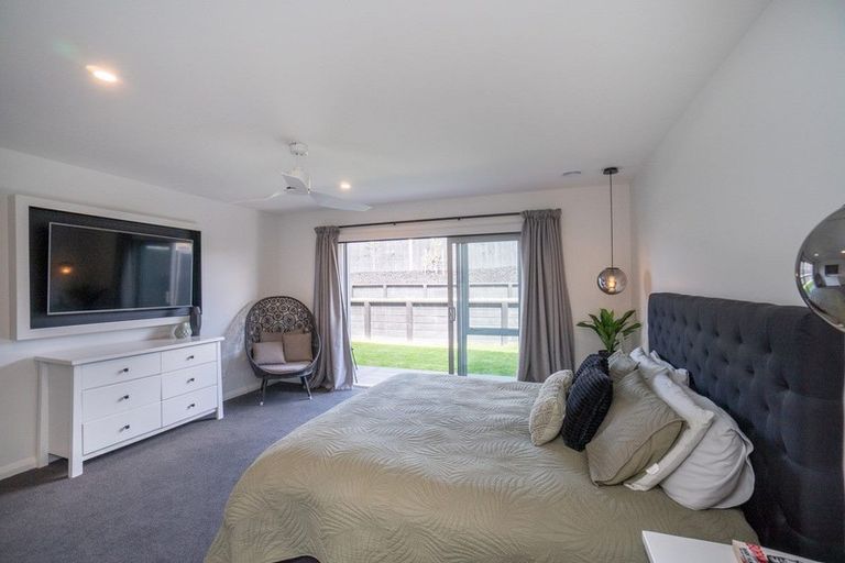 Photo of property in 10 Atlantic Drive, Fitzherbert, Palmerston North, 4410