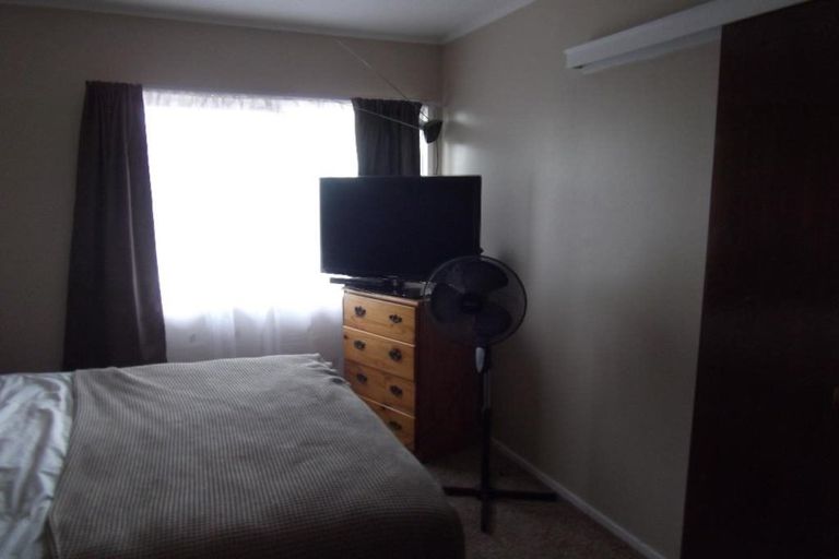 Photo of property in 79 Target Road, Totara Vale, Auckland, 0629