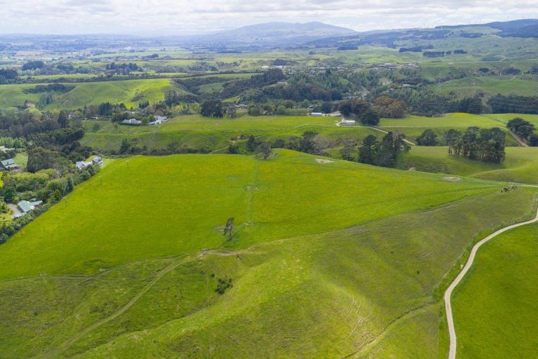 Photo of property in 158 Pahiatua Aokautere Road, Aokautere, 4471