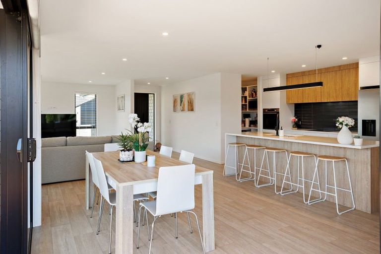 Photo of property in 19 Palm Drive, Whitianga, 3510