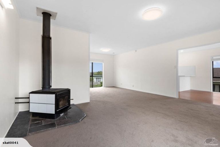 Photo of property in 19 Crosby Road, West Harbour, Auckland, 0618