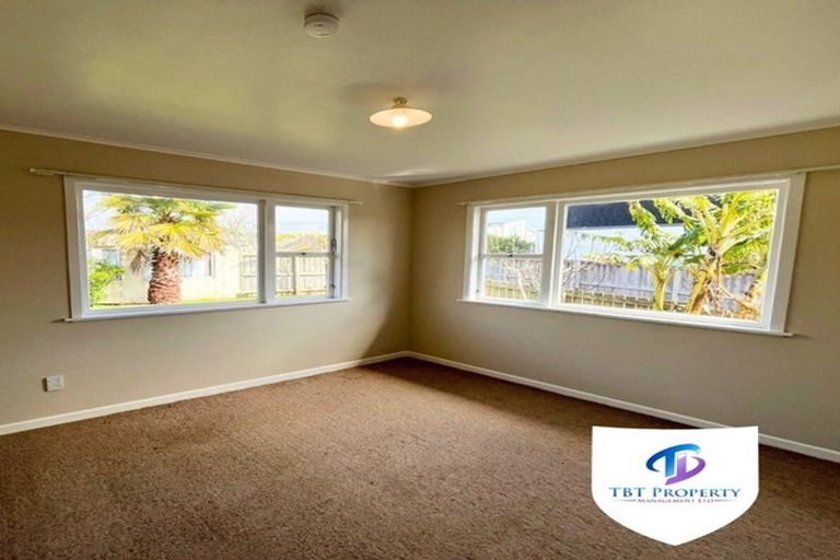 Photo of property in 2/291 Rangatira Road, Beach Haven, Auckland, 0626
