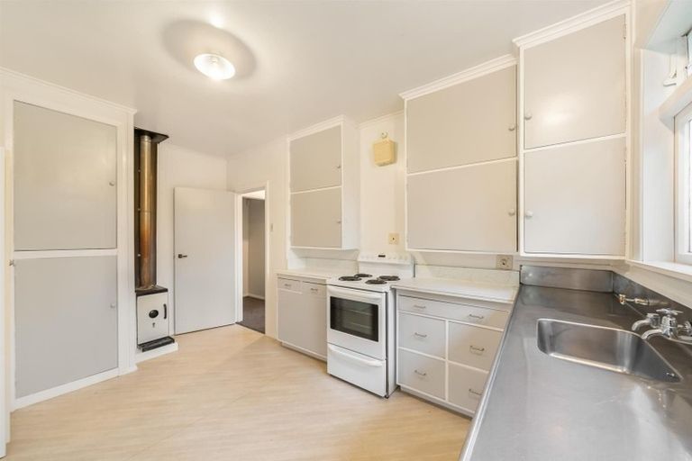 Photo of property in 459 Stokes Valley Road, Stokes Valley, Lower Hutt, 5019