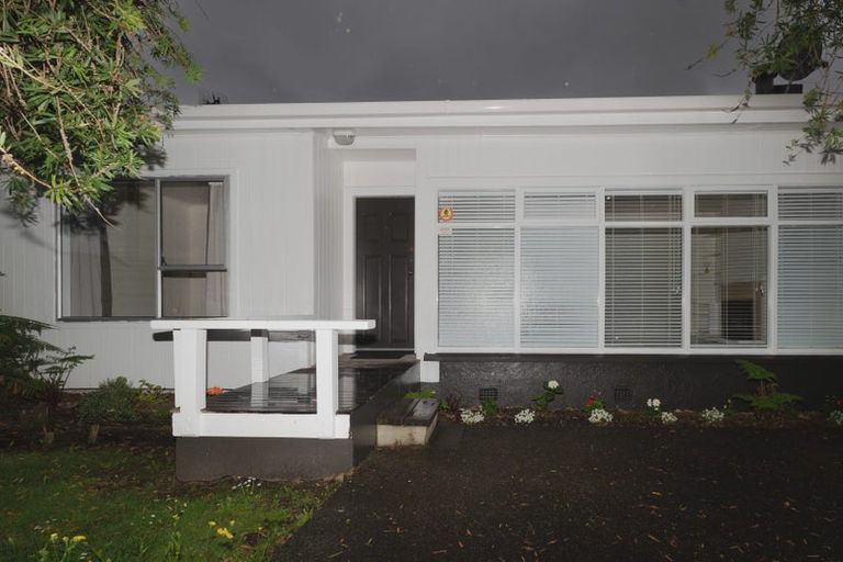 Photo of property in 2/164 Forrest Hill Road, Forrest Hill, Auckland, 0620