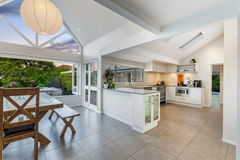 Photo of property in 12 Wairere Road, Torbay, Auckland, 0630