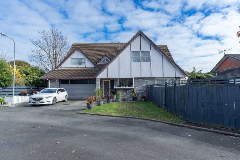 Photo of property in 1 Dresdan Court, Hokowhitu, Palmerston North, 4410