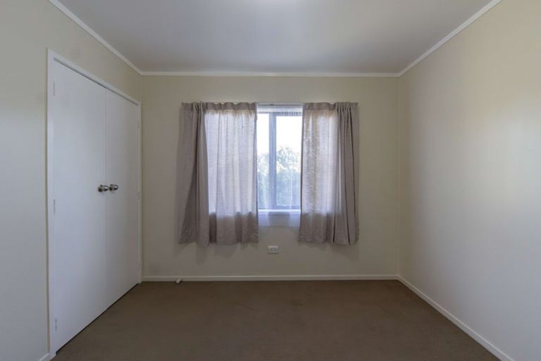 Photo of property in 12 Douglas Crescent, Fairfield, Hamilton, 3214