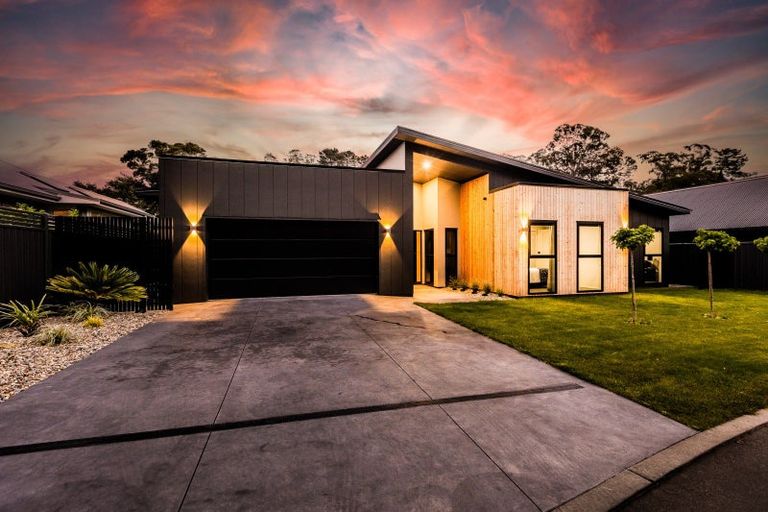 Photo of property in 20 Taruna Place, Havelock North, 4130