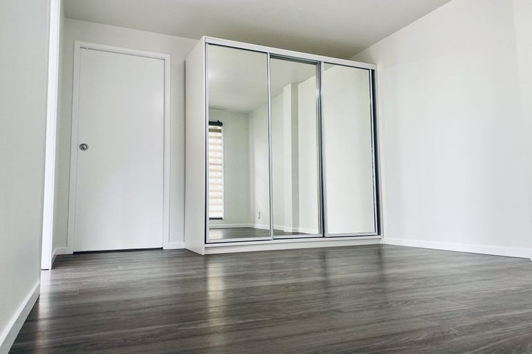 Photo of property in 28a Waimumu Road, Massey, Auckland, 0614