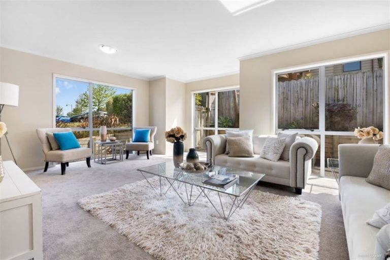 Photo of property in 10 Barnacle Rise, Red Beach, 0932