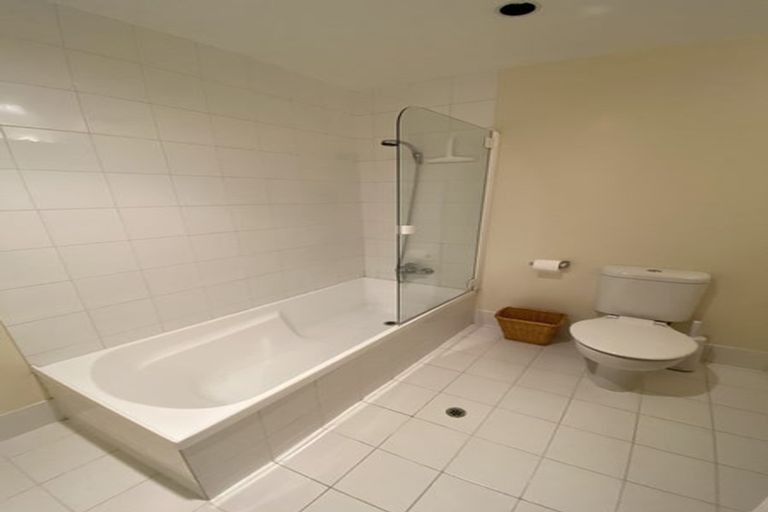 Photo of property in Whitmore Apartments, 7b Stout Street, Wellington Central, Wellington, 6011