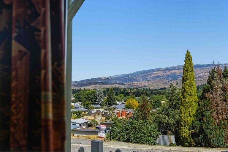 Photo of property in 28 Shields Street, Clyde, 9330