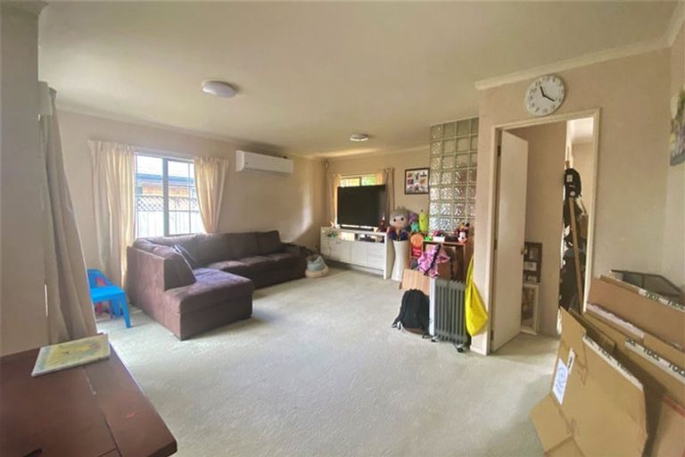 Photo of property in 16 Millington Place, Huntington Park, Auckland, 2013