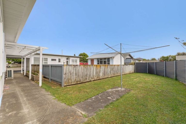 Photo of property in 2/54 Weston Avenue, Roslyn, Palmerston North, 4414