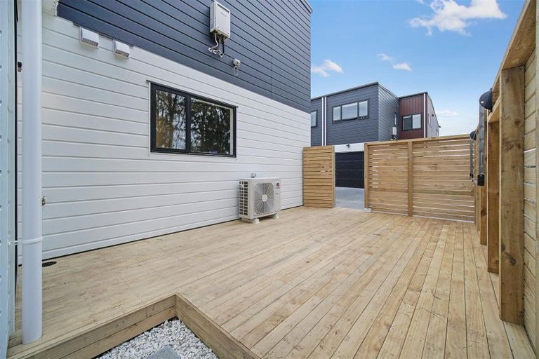 Photo of property in 5 Aramata Road, Papakura, 2110