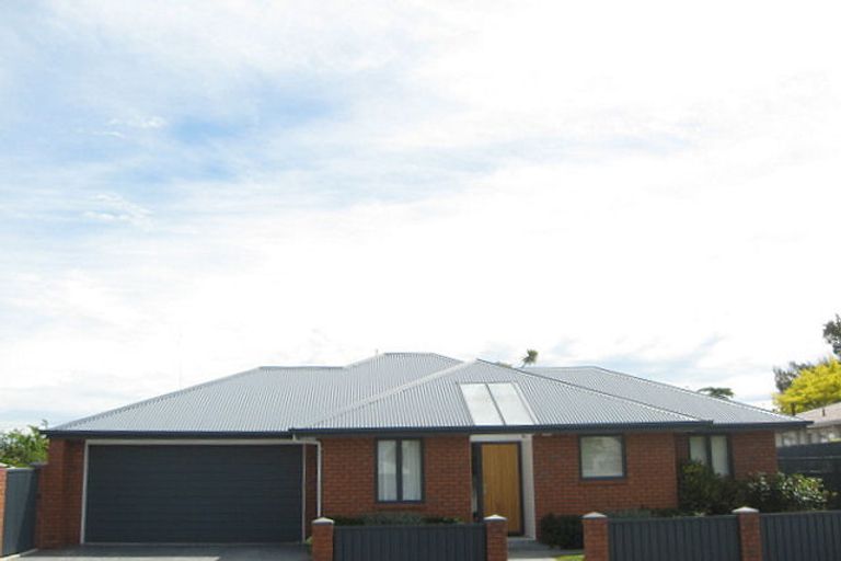 Photo of property in 5 Inca Place, Redwood, Christchurch, 8051