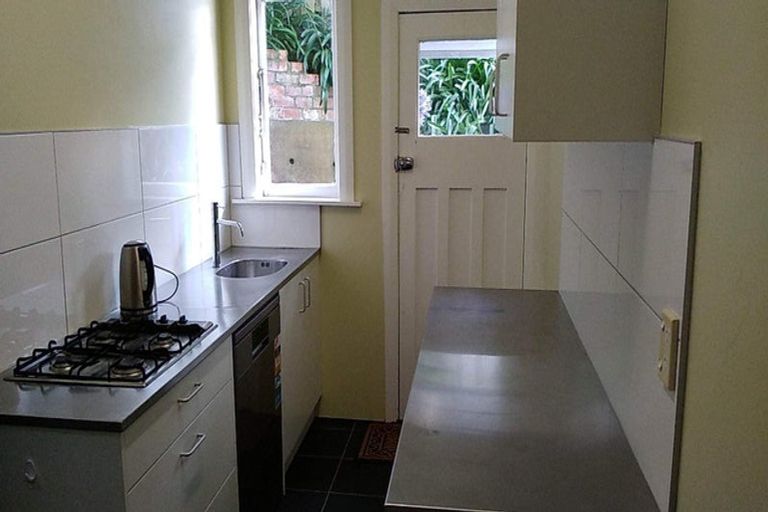 Photo of property in 13 Austin Street, Mount Victoria, Wellington, 6011