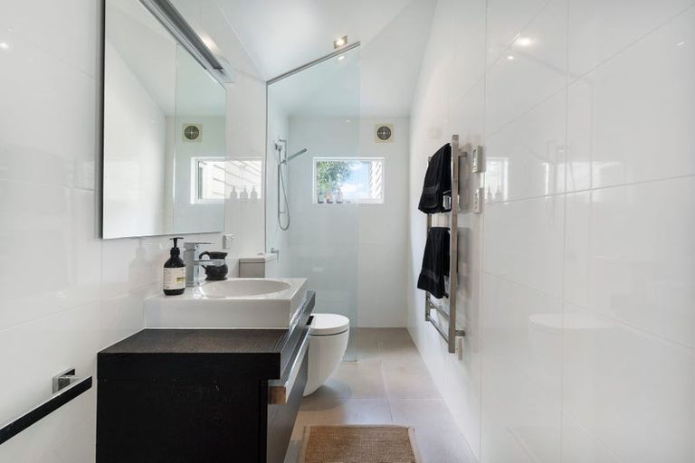 Photo of property in 38 Church Street, Devonport, Auckland, 0624